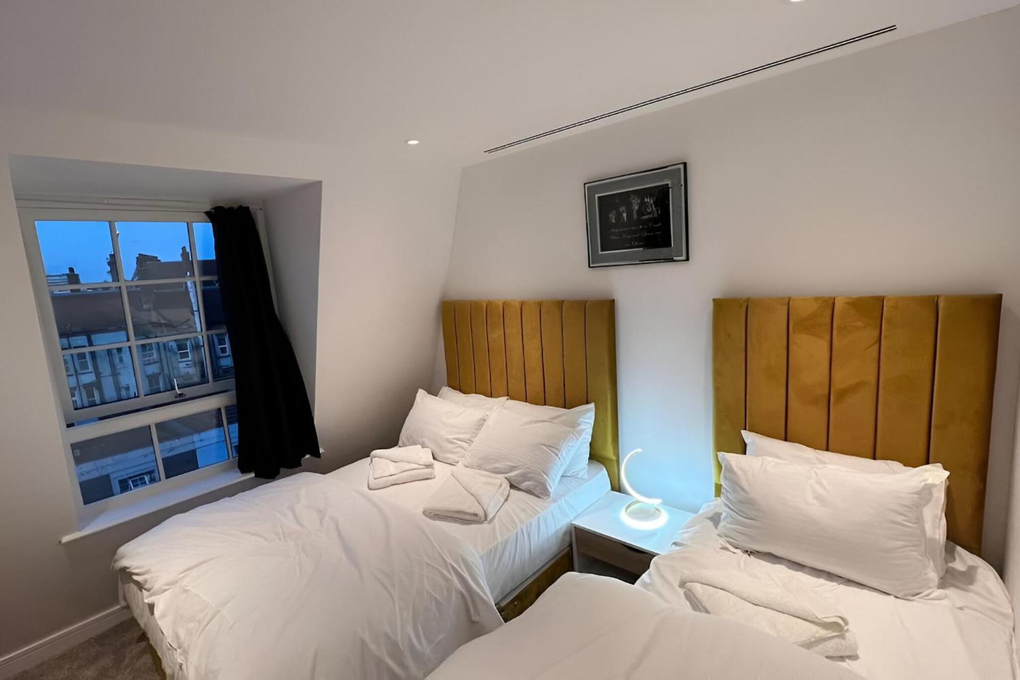 Reserve Amazing 2-Bedroom Penthouse In Marble Arch 74 ลอนดอน ภายนอก รูปภาพ